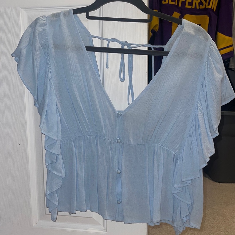 Alter’d State baby blue M top